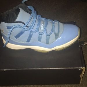 Pantone 11s